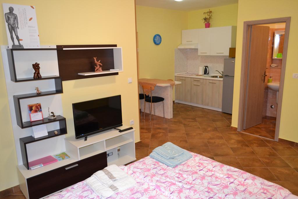 Abba Apartments Малий Лошинь Екстер'єр фото