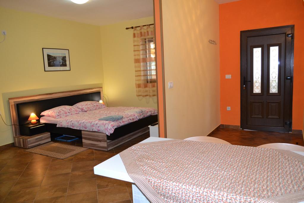 Abba Apartments Малий Лошинь Екстер'єр фото