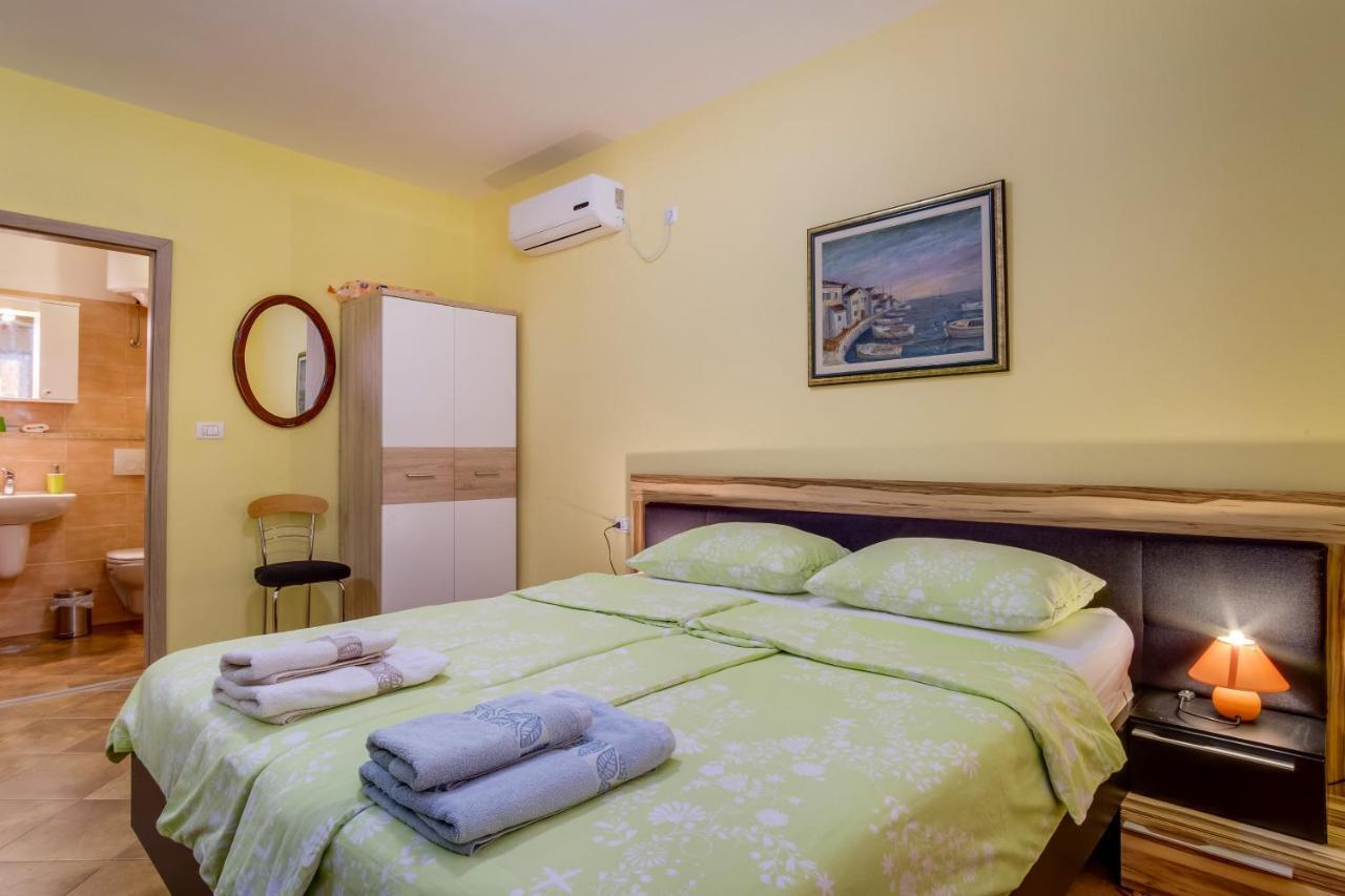 Abba Apartments Малий Лошинь Екстер'єр фото