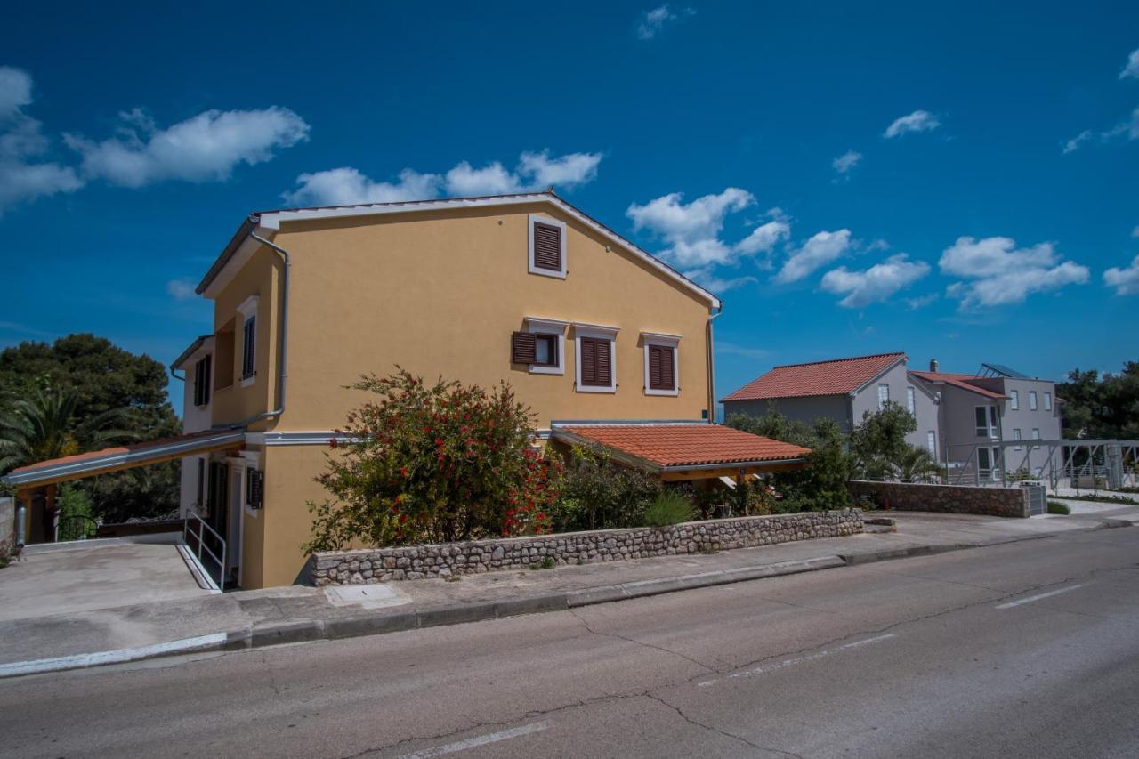 Abba Apartments Малий Лошинь Екстер'єр фото